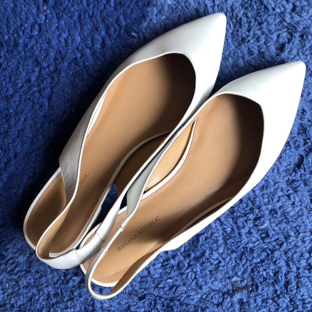 Banana Republic Leather Flats